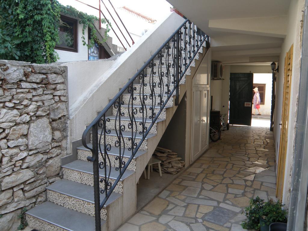 Apartment Amalija Primosten Exterior photo