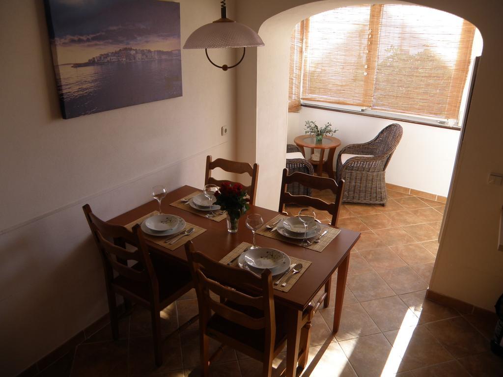 Apartment Amalija Primosten Exterior photo