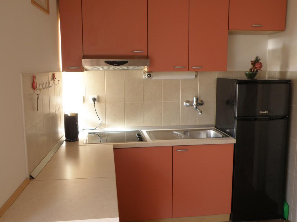 Apartment Amalija Primosten Exterior photo